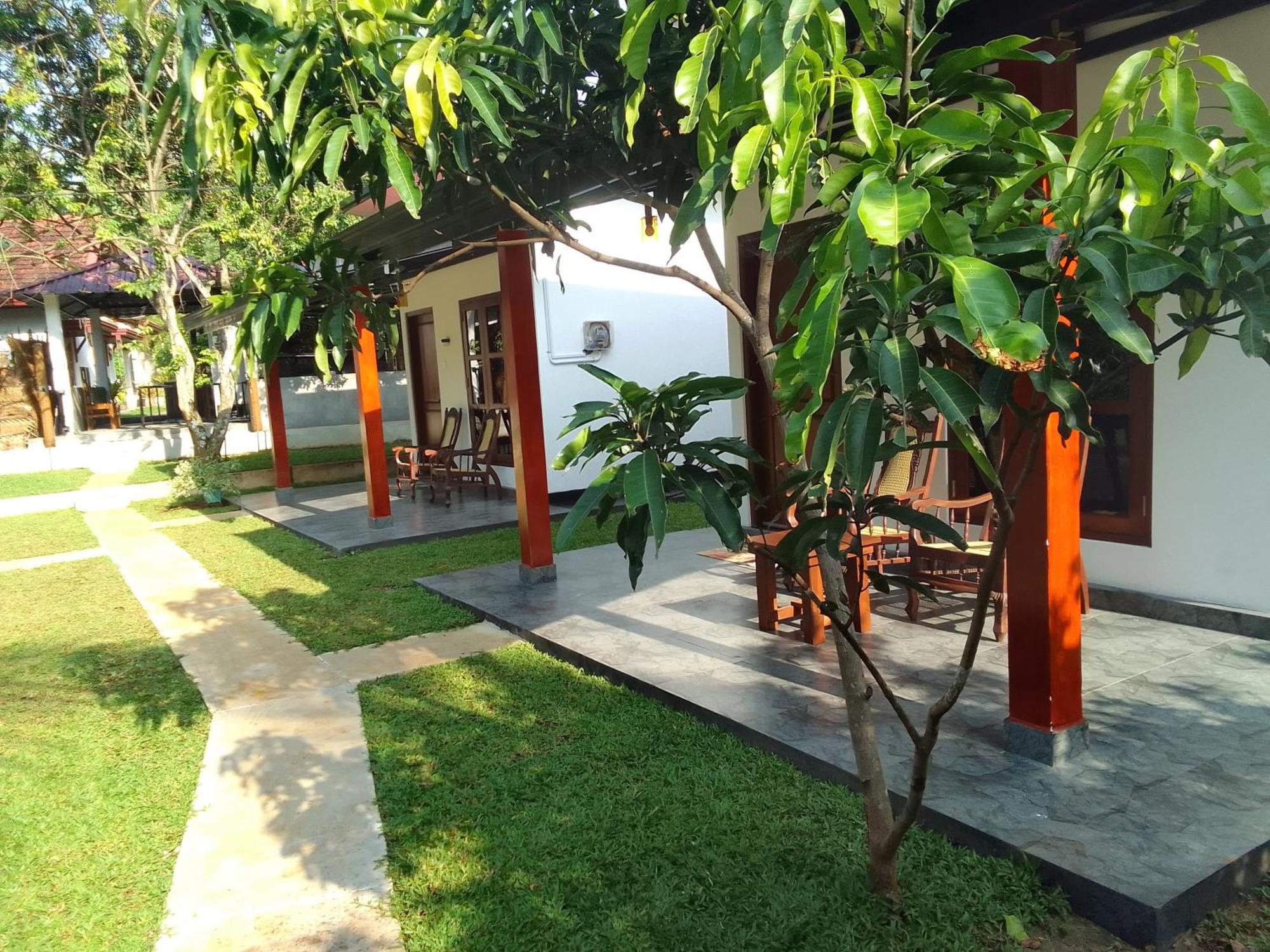 Udawalawa Safari Resort Udawalawe Exteriör bild